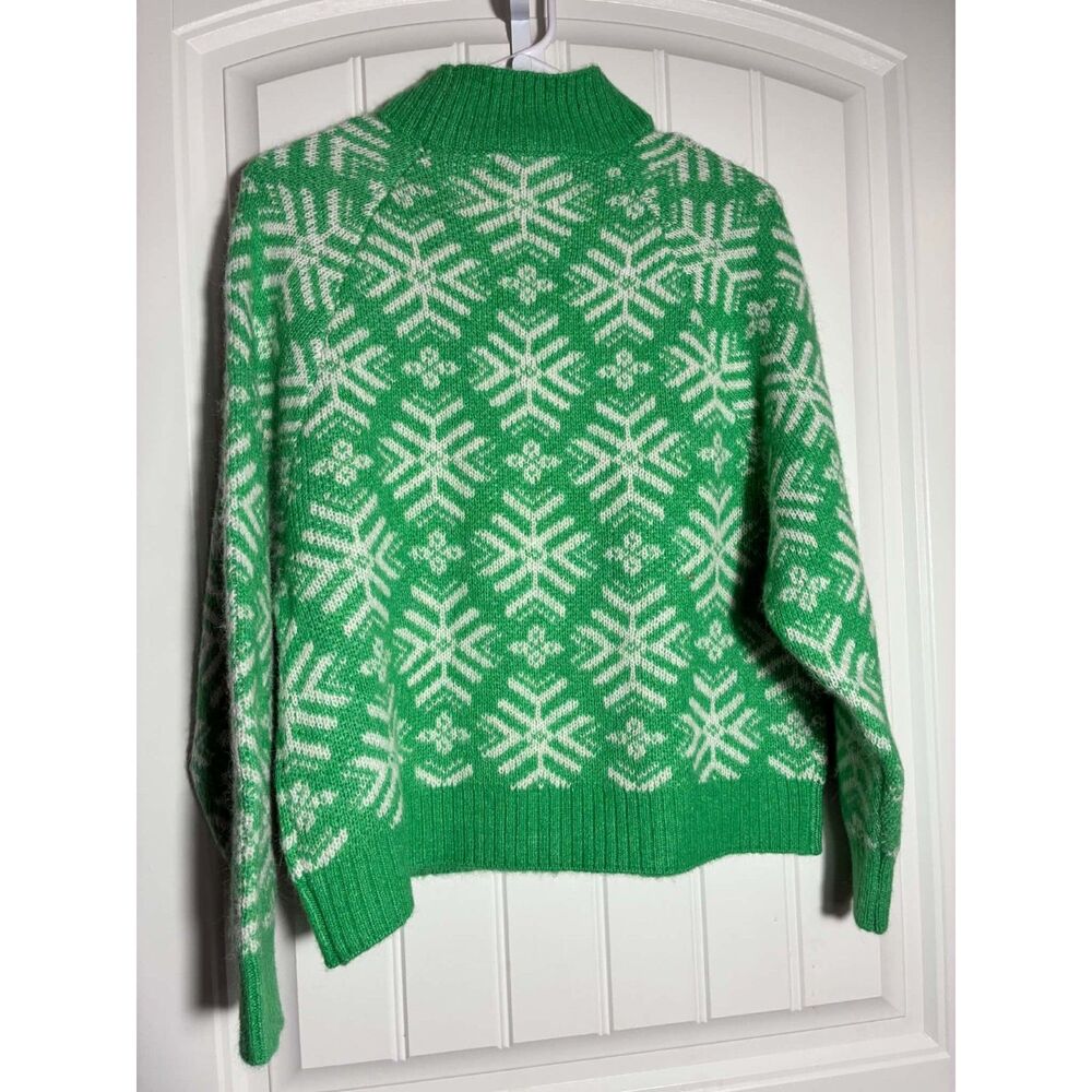 Old navy NWT Ladies Christmas Snowflake Sweater Medium-Green